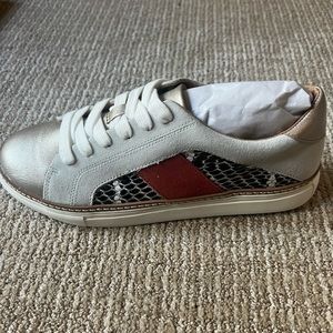 Crown Vintage Sneaker Size 8.5